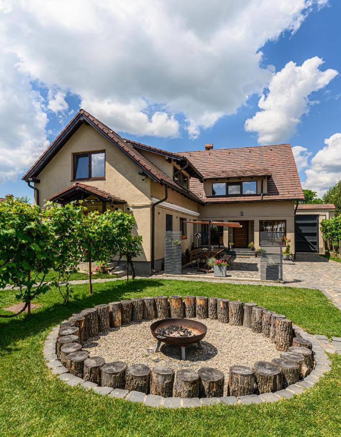 The Good House - Harman Bed & Breakfast Exterior photo