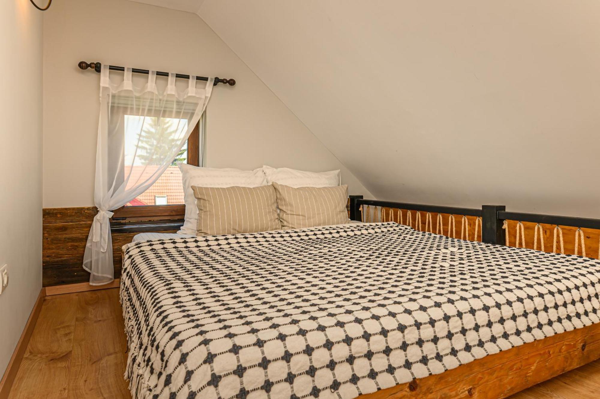 The Good House - Harman Bed & Breakfast Exterior photo
